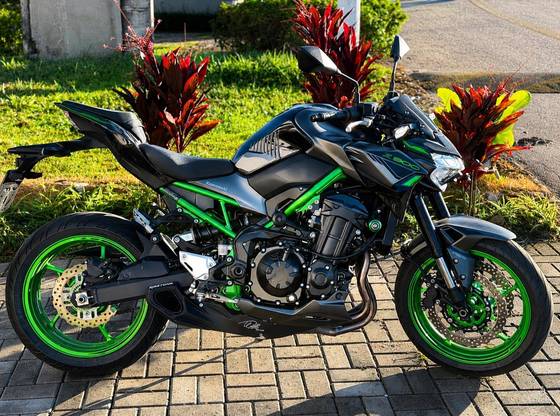 KAWASAKI Z900 